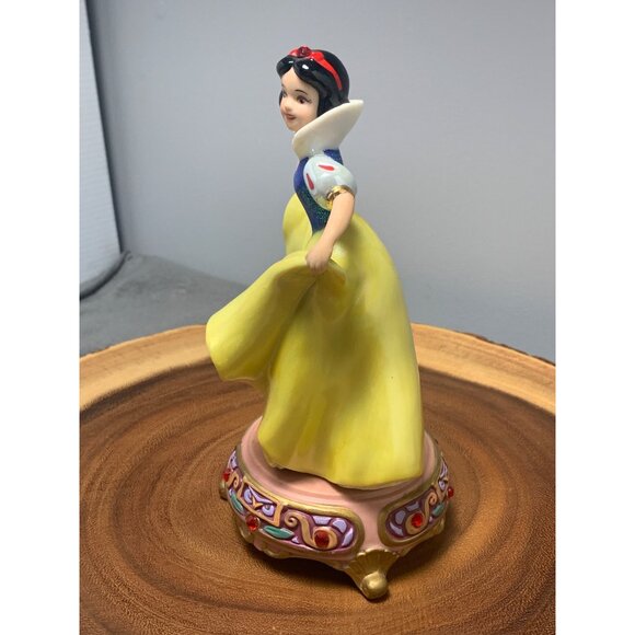 Disney Snow White 7" Jeweled Base Dancing figurine - Porcelain Made In Sir Lanka - Picture 2 of 11
